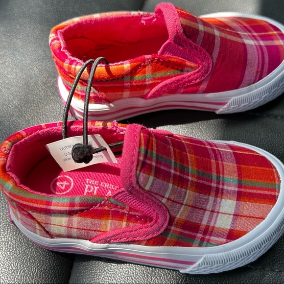 Preppy Plaid canvas Children's Place Baby Infant shoes Sneakers Sz 4 NEW Slip-On - Picture 1 of 8